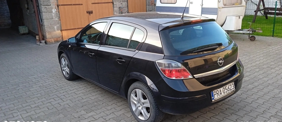 Opel Astra cena 16500 przebieg: 187000, rok produkcji 2009 z Sieradz małe 106